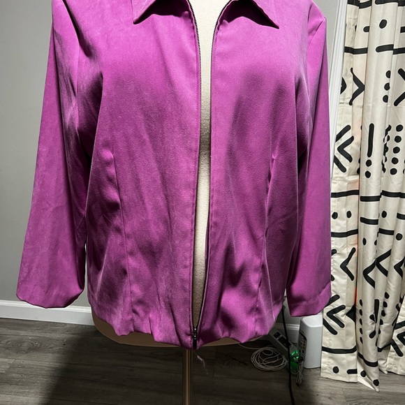 Plus Size Jacket - Picture 4 of 4
